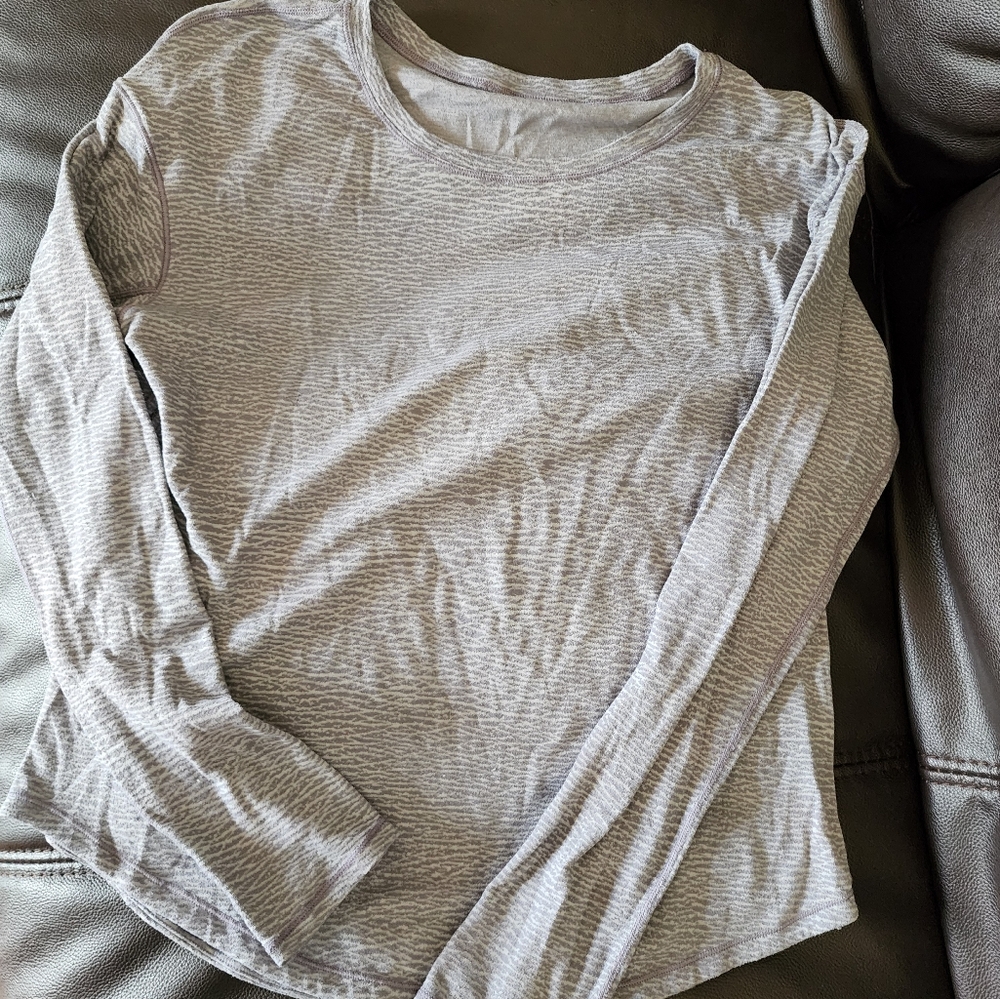 Lululemon Long Sleeve Shirt Size 4/6